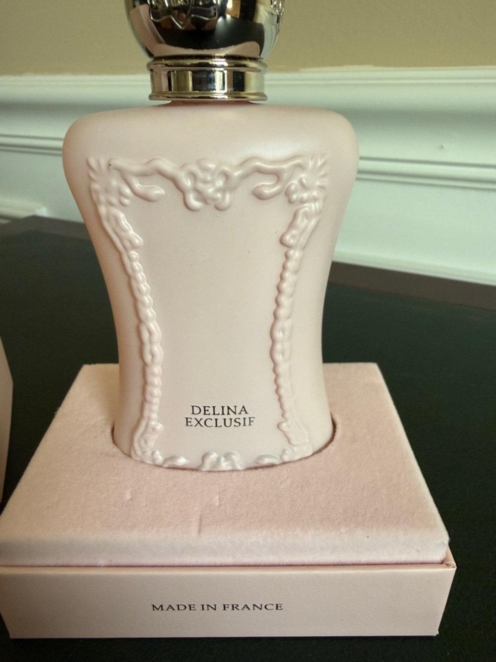 Parfums de Marly Delina Exclusif Parfum - Blush Pink Bottle - Picture 5 of 5